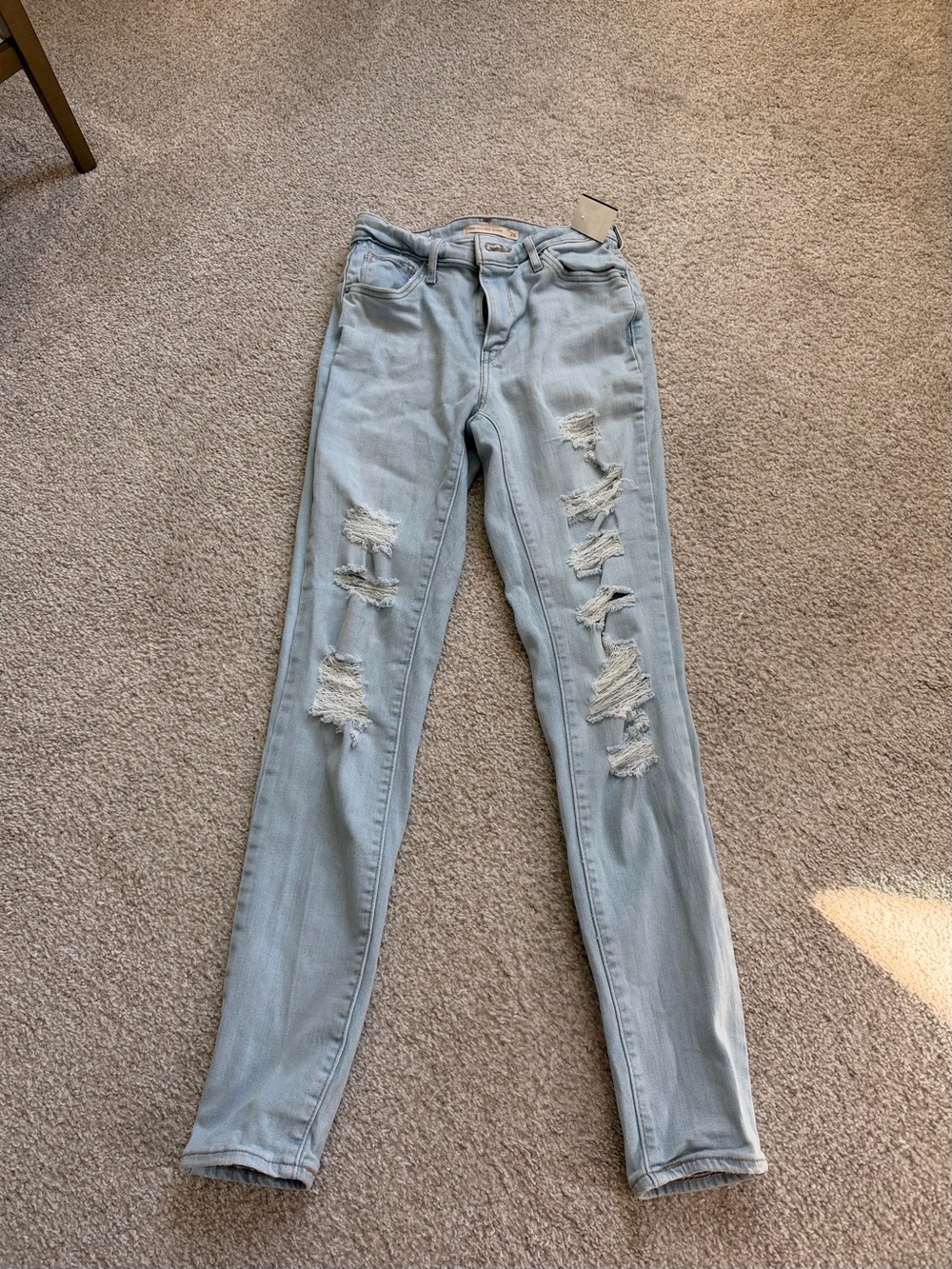 Levi's 721 Light Blue High-Rise Distressed Skinny Jeans Size 26